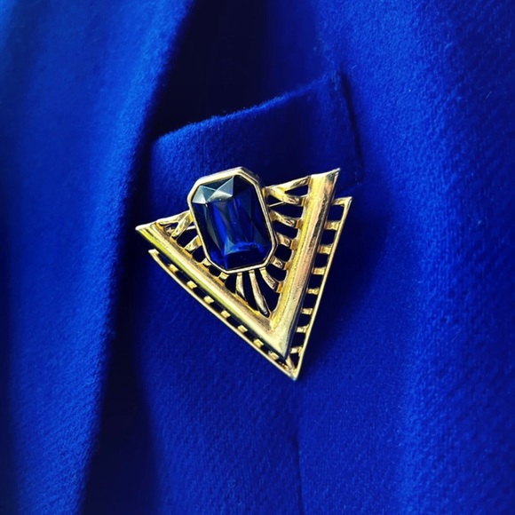 Vintage • Blazer w/ Broche - Picture 2 of 5